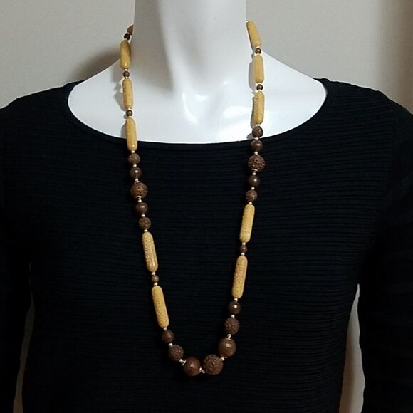Vintage Brown & Tan Floral Patterned Necklace - Picture 1 of 3